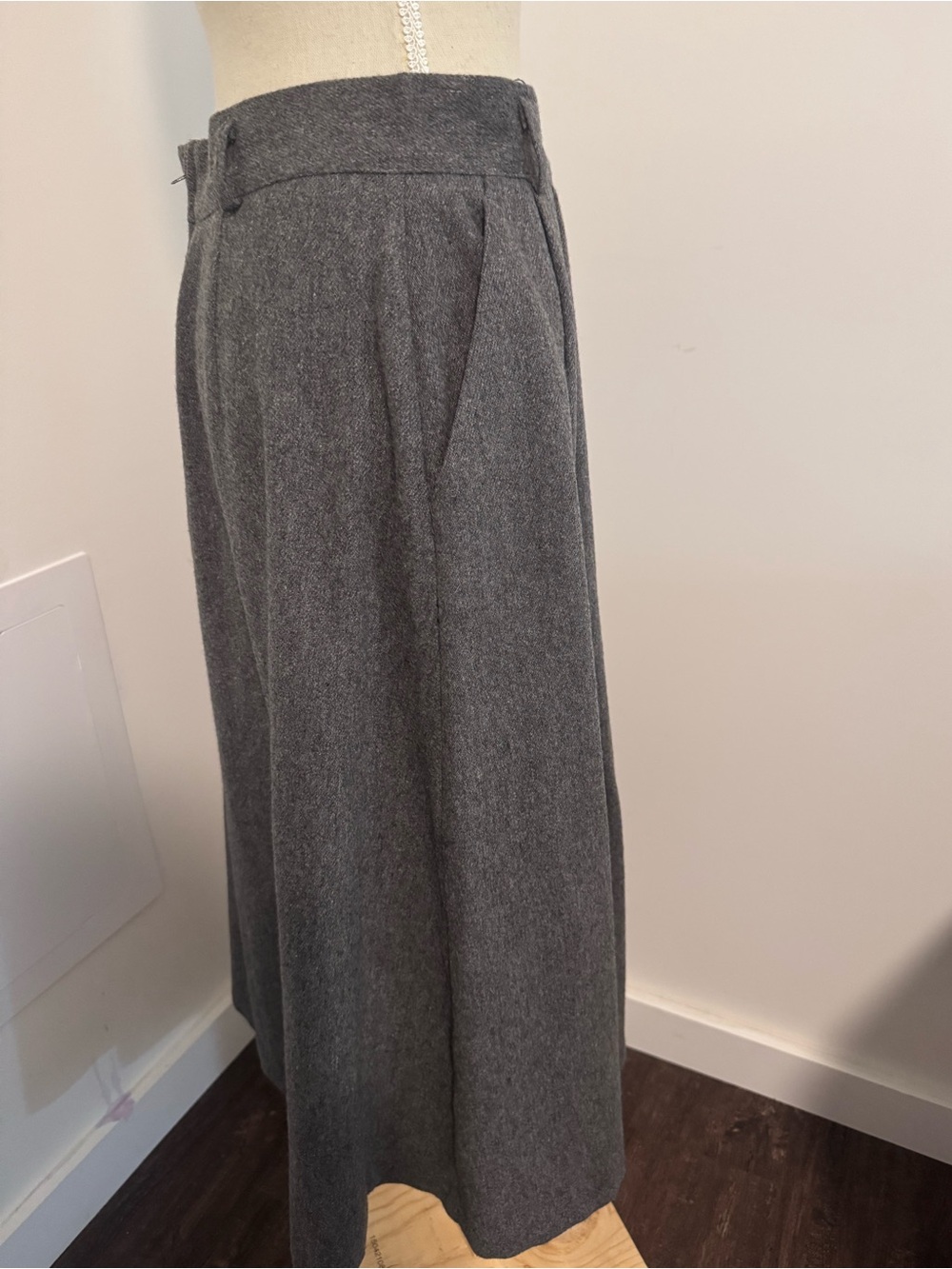 Norton McNaughton Grey Pencil Tea Length VTG Wool Skirt Size 12 - Picture 5 of 11